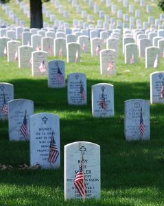 graves_at_arlington_on_memorial_day